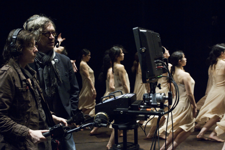 Wim Wenders during the shooting of Pina 3D Wim Wenders during the shooting of Pina 3D