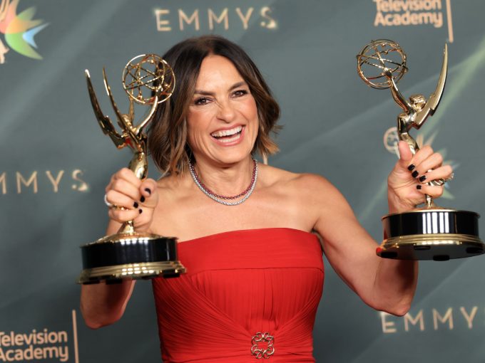 “Traitors”, “My Mom Jayne” win big at Creative Arts Emmys